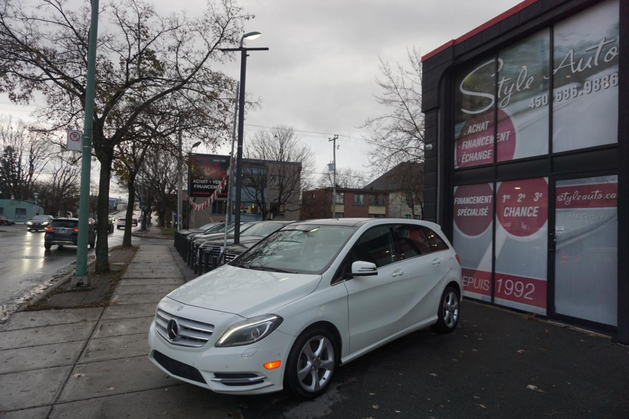 2013 Mercedes-Benz B-Class B 250 Sports Tourer HatchbackLeather Roof Nav Cam Image principale