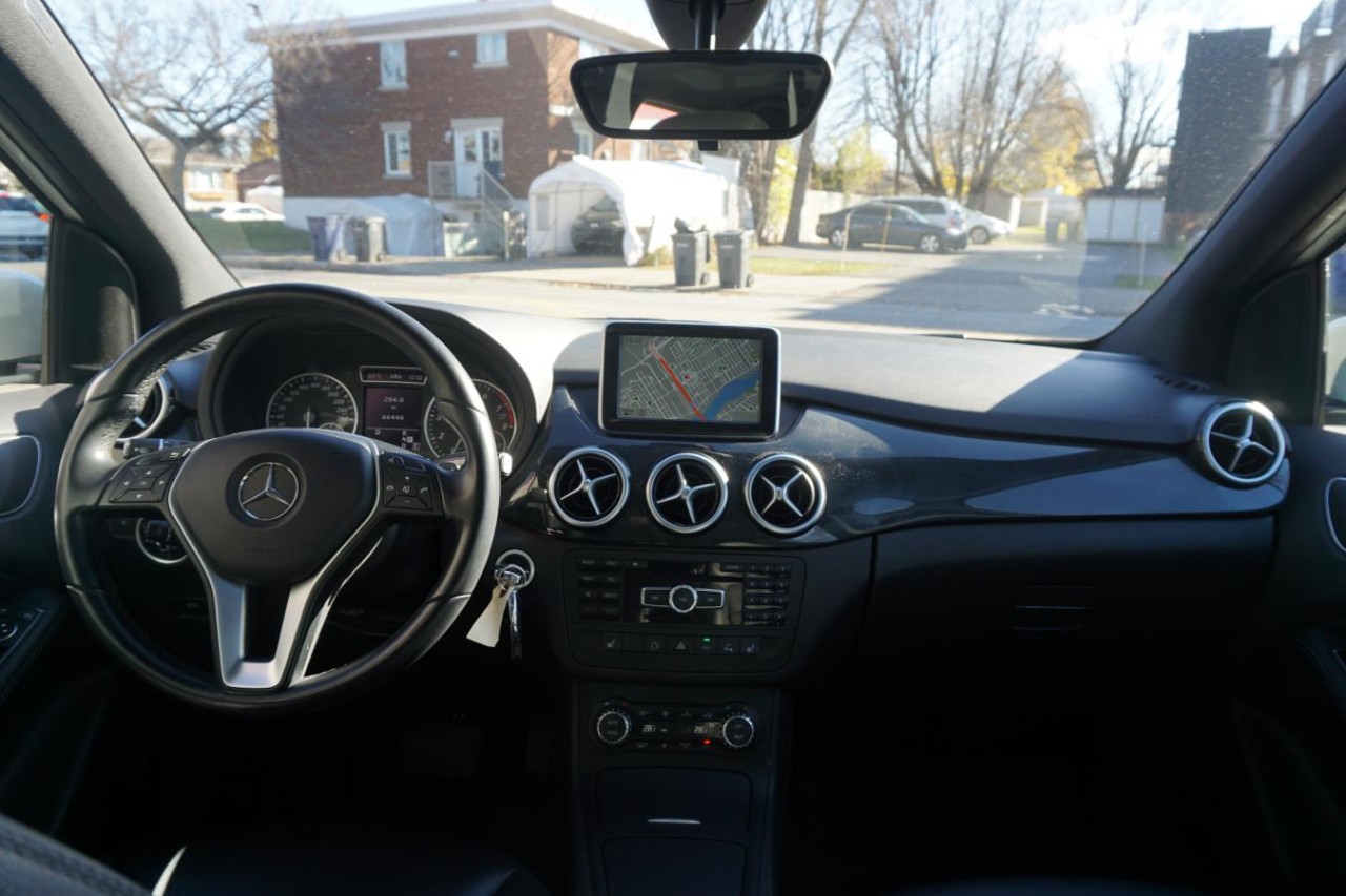 2013 Mercedes-Benz B-Class B 250 Sports Tourer HatchbackLeather Roof Nav Cam Image principale