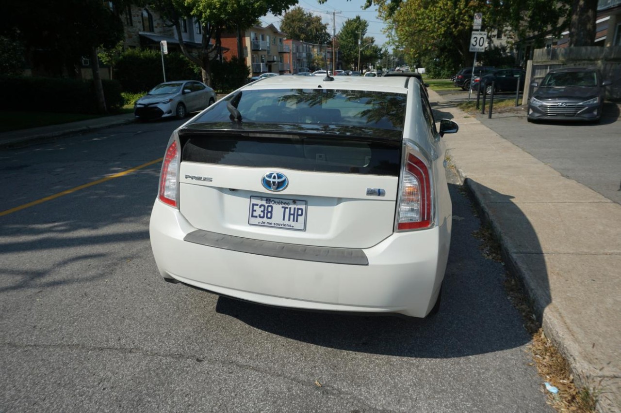 2015 Toyota Prius HB Hybrid Fully loaded Heated Seats Leather Image principale