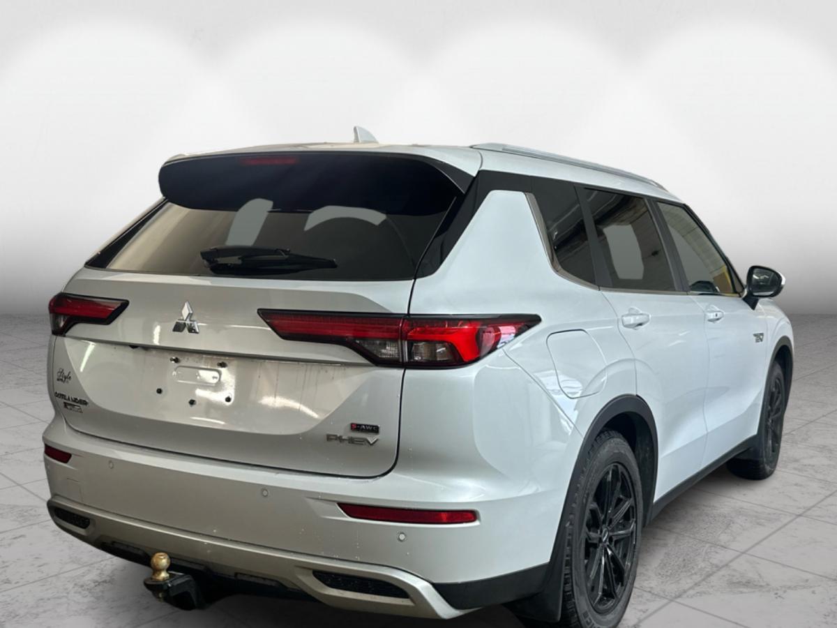 2024 Mitsubishi Outlander PHEV LE S-AWC Main Image